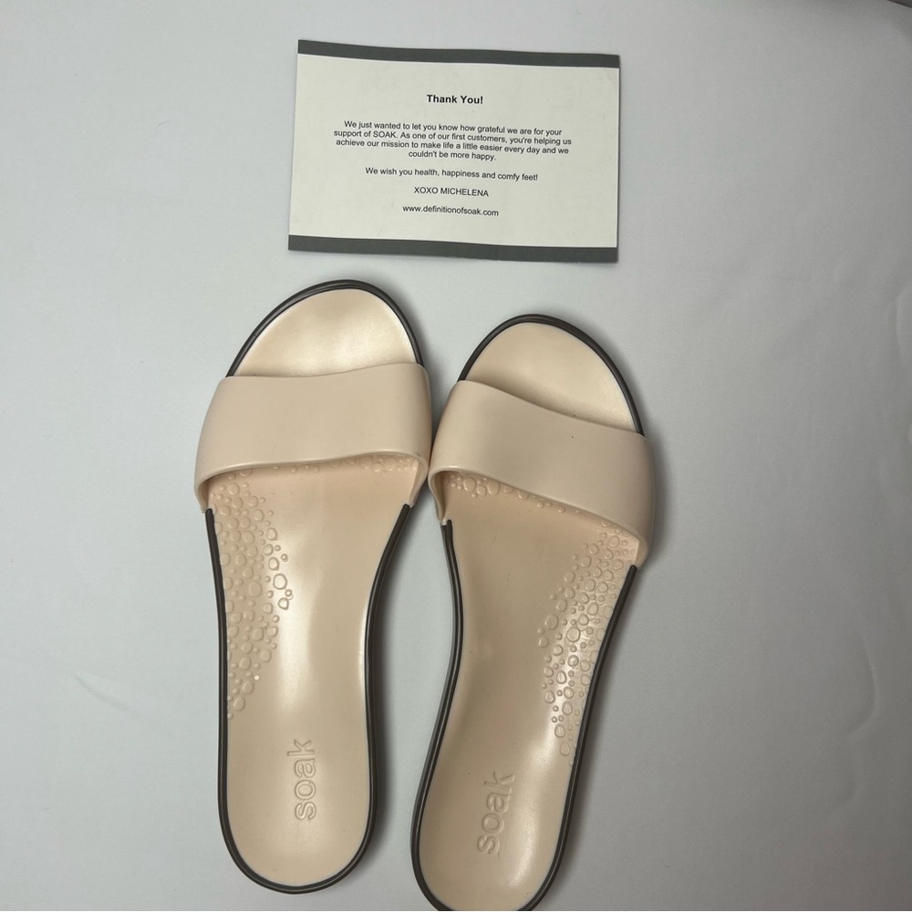 Soak pool slides/ flip flops sz 9 NIB